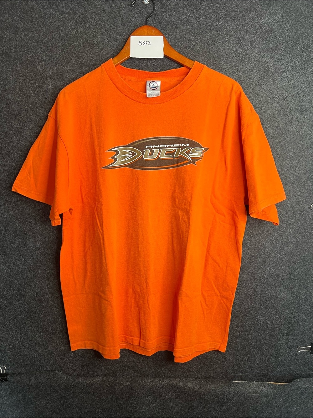 Y2K Anaheim Ducks Orange T-Shirt Men’s Size XL Honda Center NHL Hockey Vintage